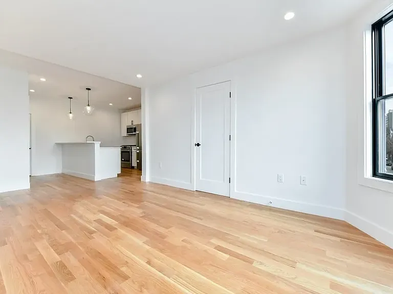 103 Old Harbor St #201 — Photo 3