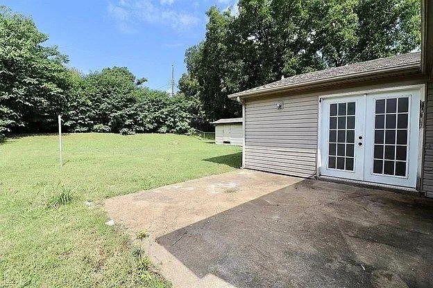 1720 Georgia Dr — Photo 3