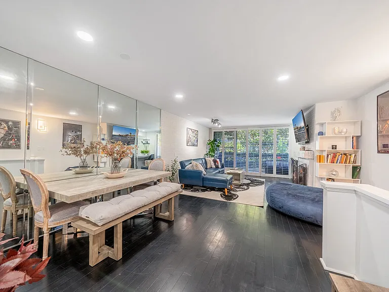 1900 Vine St #217 — Photo 3
