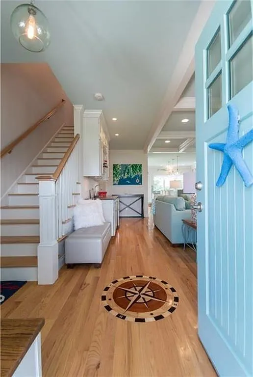 3 bed, 2.5 bath, 2082 sqft, $4,200 — Photo 3