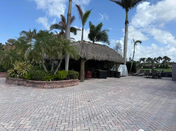 424 NW Chipshot Lane, Port St Lucie, FL 34986