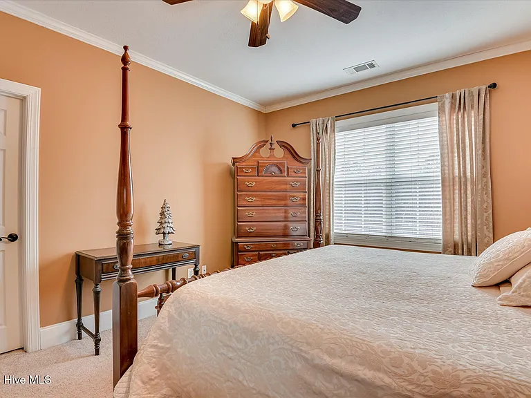 1622 Jamestown Ave — Photo 48