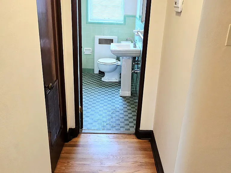 5837 Devonshire Ave — Photo 11