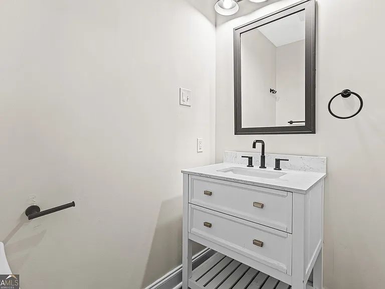 2607 Sparta Dr — Photo 10