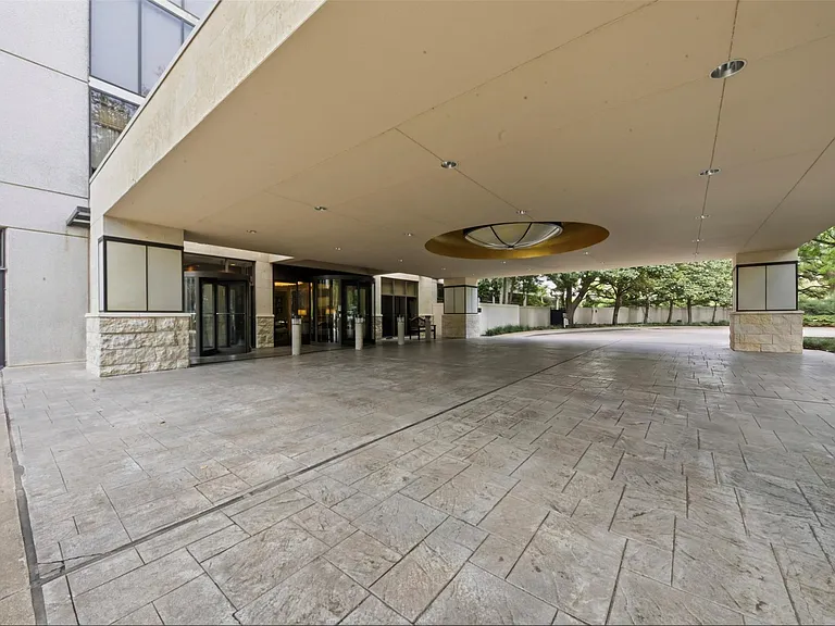 121 N Post Oak Ln #2203 — Photo 27