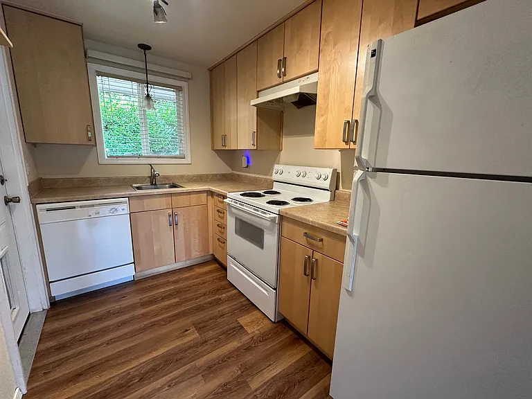 1st Pl SW — Photo 10