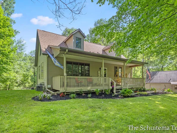 10155 Rogue Pond Dr NE, Rockford, MI 49341