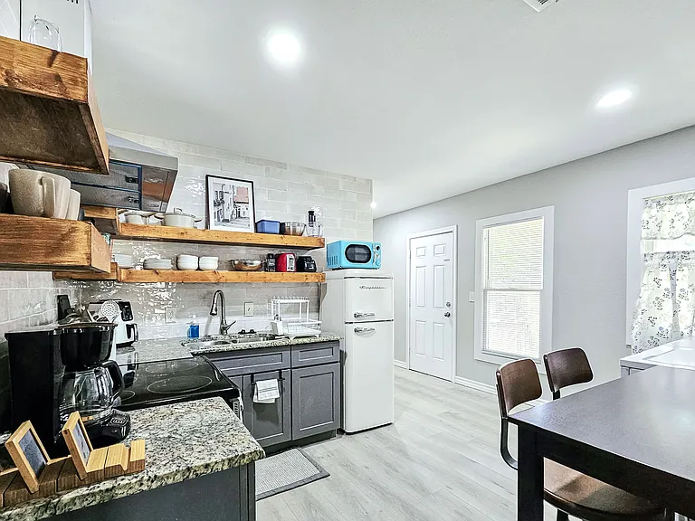 1241 Lowe St #1243 — Photo 44