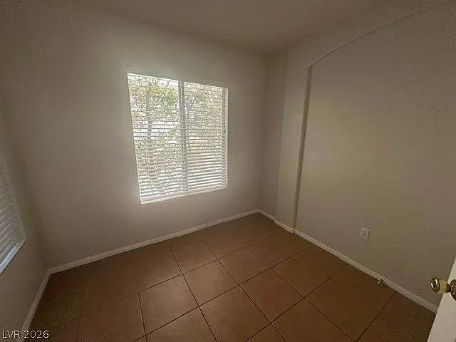 574 Poplar Leaf St — Photo 6