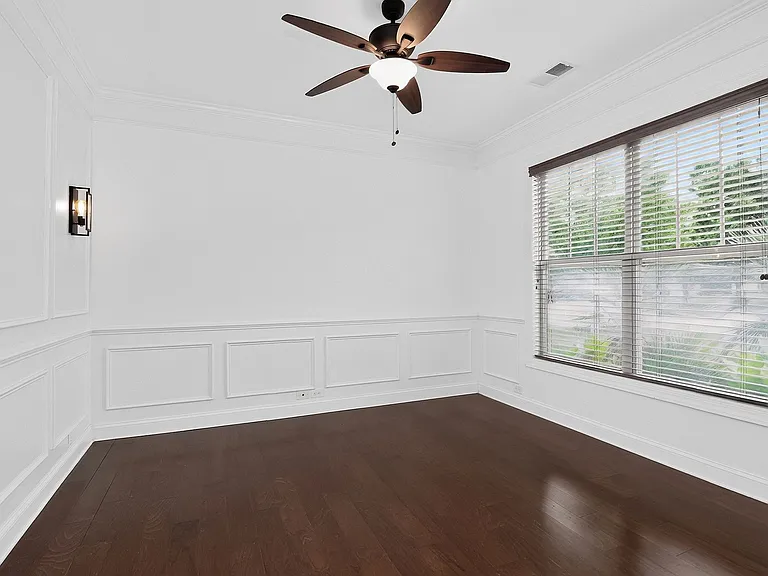 549 Daventry Ct — Photo 22