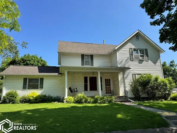 1029 Division St, Webster City, IA 50595