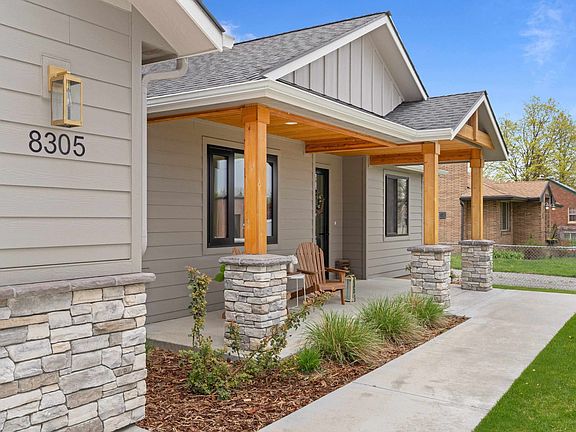 3rd image of 8305 E Maringo Dr
