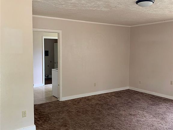 2nd image of 214 S Arrington Dr