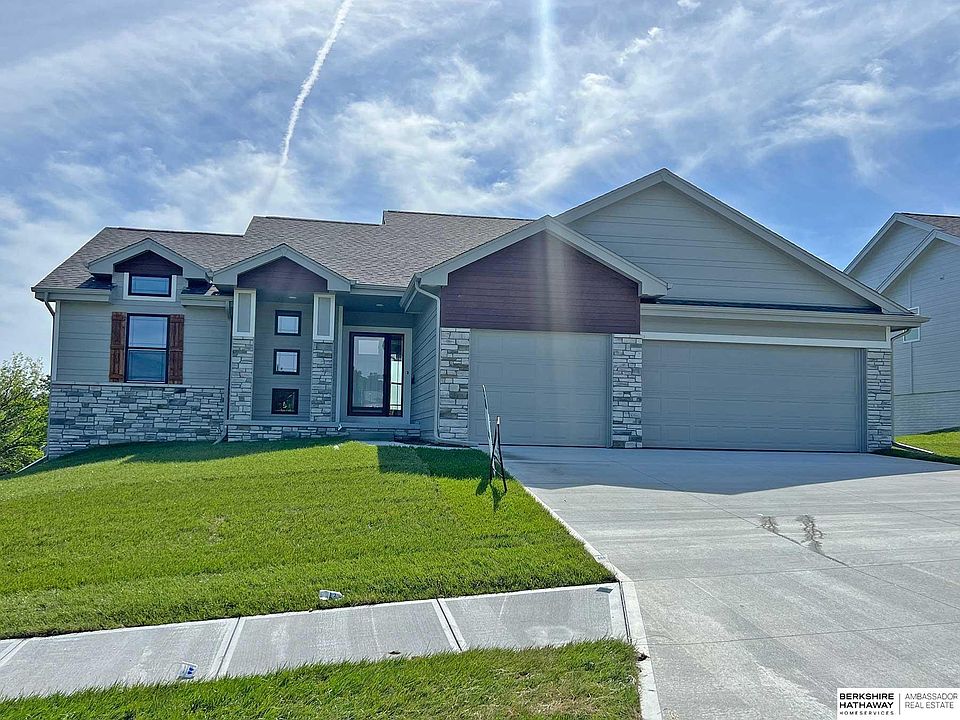 1st image of 3001 N 165th Ave