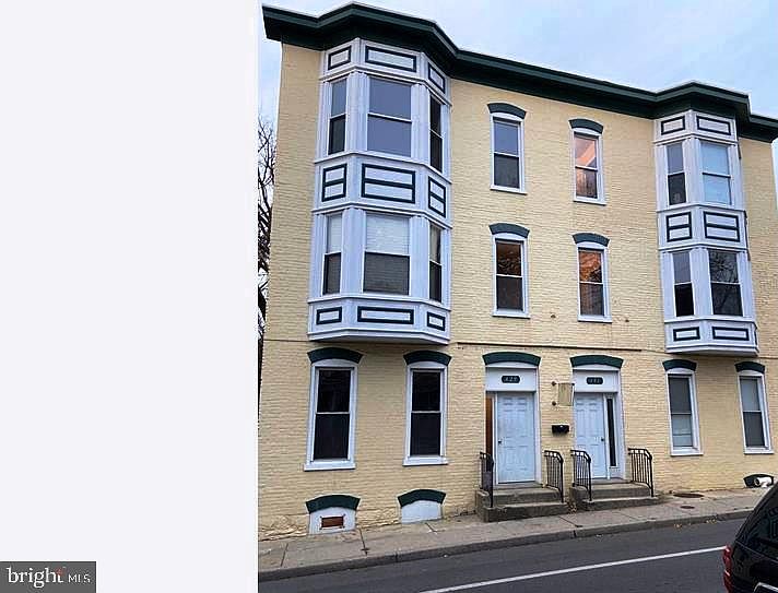 1st image of 429 N Locust St