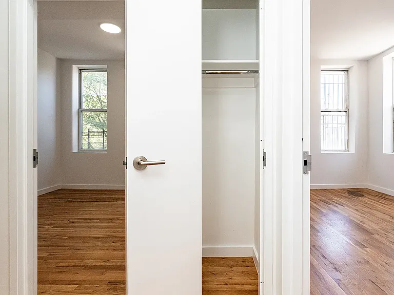 160 Johnson Ave #2E — Photo 21