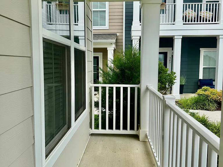 325 John Adams Dr — Photo 34