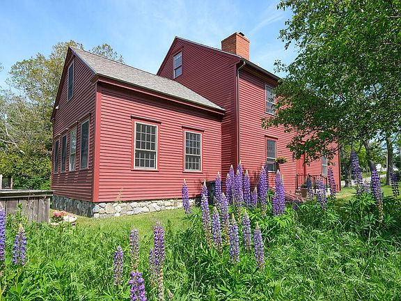 3rd image of 34 N Deer Isle Road
