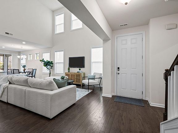 4th image of 1019 Catch Fly Ln