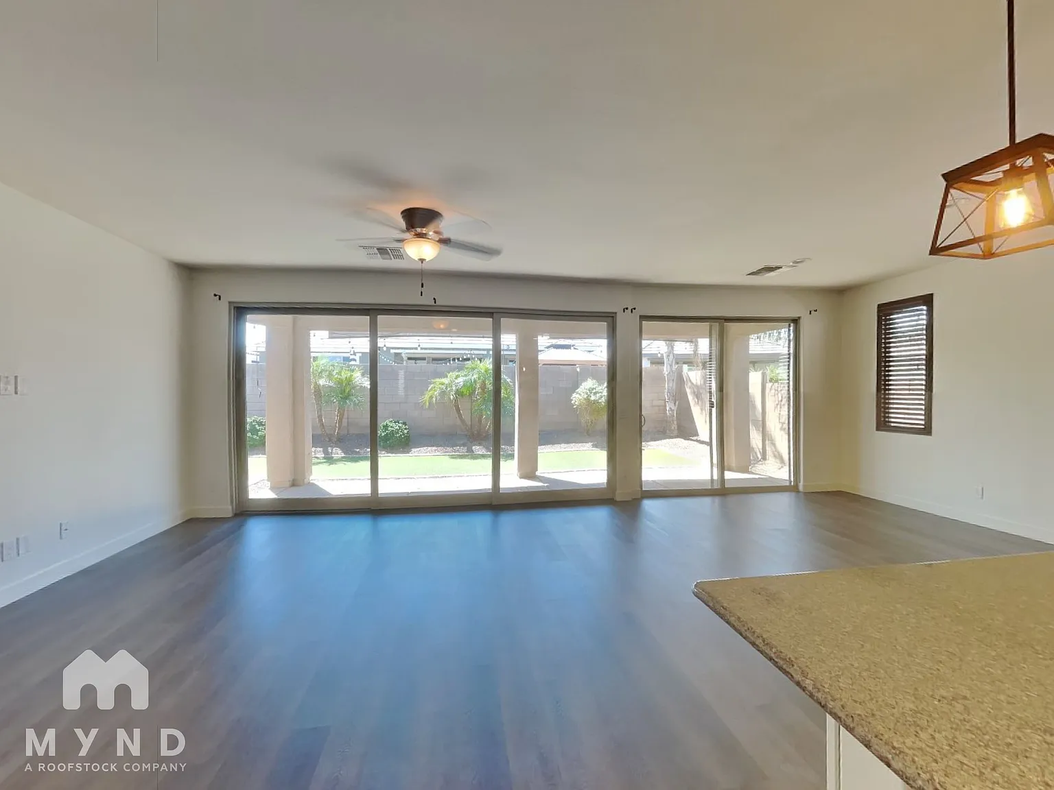 3 bed, 2.0 bath, 1942 sqft, $2,395 — Photo 4