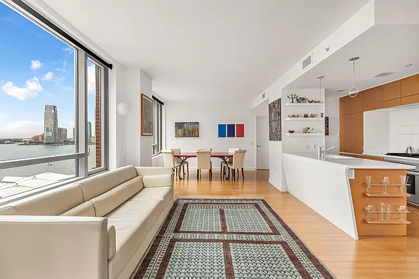 Sold by R New York | media 1