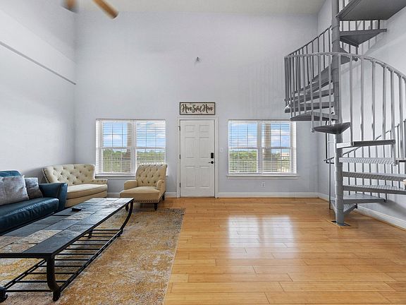 3rd image of 4507 Furling Ln Suite 309