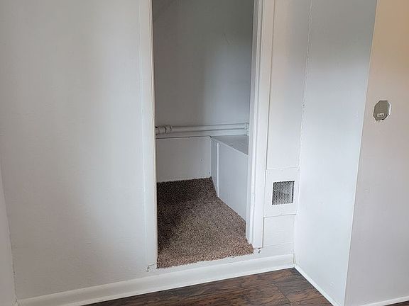 4th image of 209 N Madison St APT G