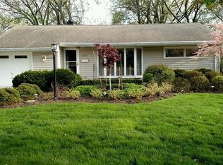 8935 Newkirk Dr, Parma Heights, OH 44130
