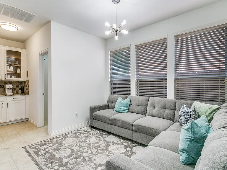 146 London Way — Photo 14