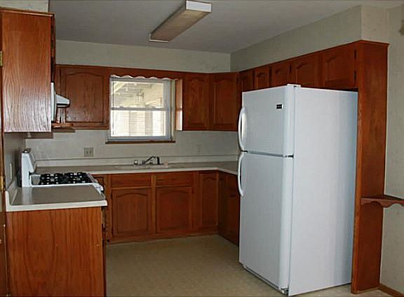 4th image of 4825 Gina Pl