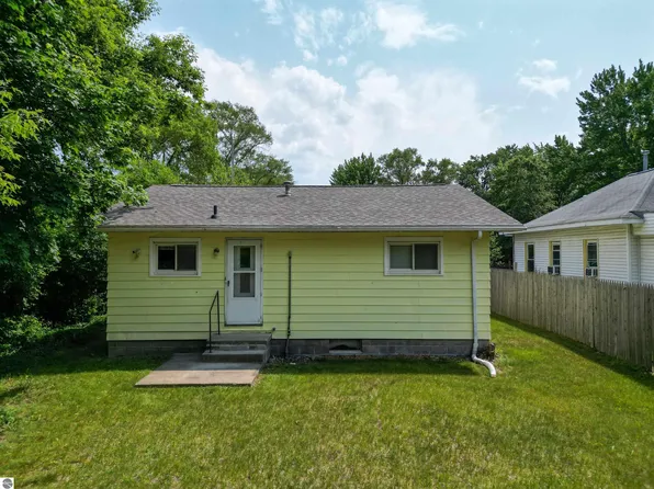 1510 Belnap St, Mount Pleasant, MI 48858