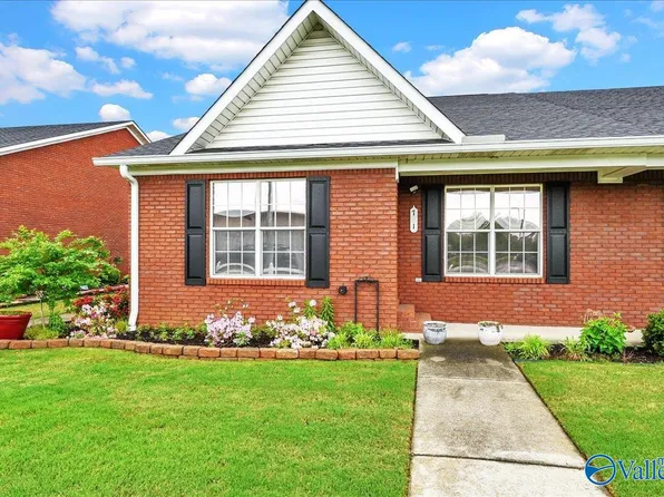 751 Pattillo St SW, Hartselle, AL 35640