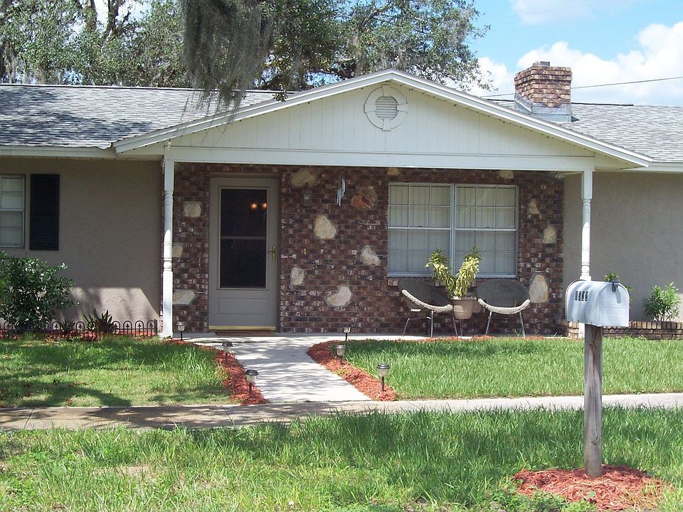1400+ TSQFT CB Home with shutters and Multi Brick/Stone Accent 