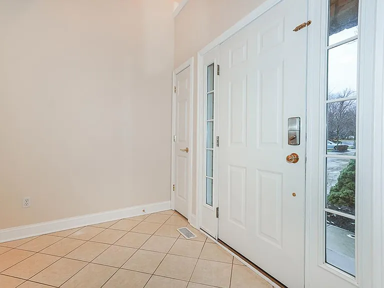 3729 Edgehill Dr — Photo 5