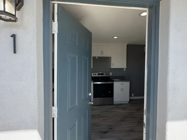 5501 W Orangewood Ave #1 — Photo 1