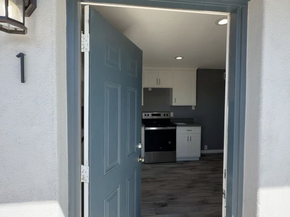1st image of 5501 W Orangewood Ave #1