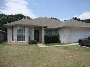 3213 Peakview Dr, Corinth, TX 76210