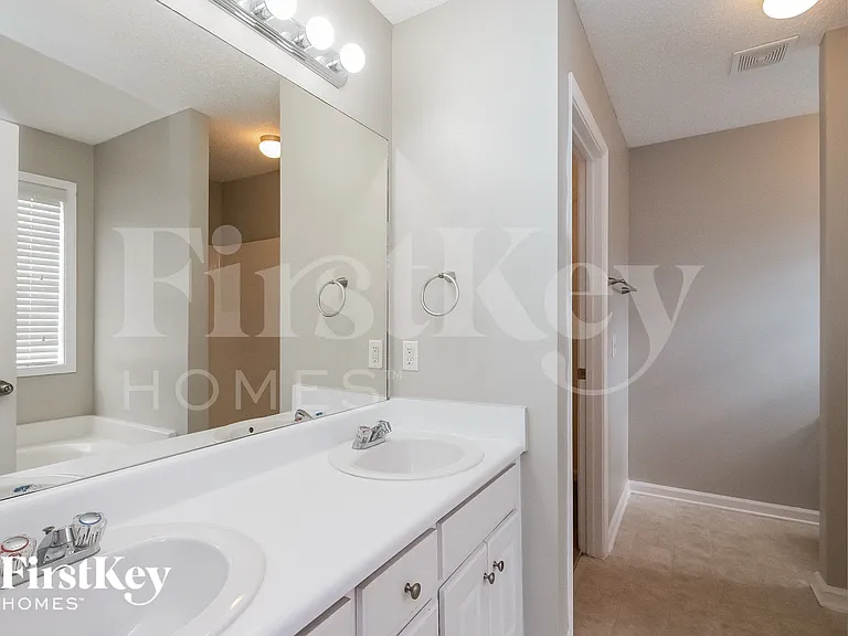 204 Stream Side Ct — Photo 11