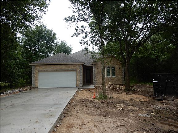 2nd image of 391 Lamaloa Ln