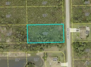 909 Dayton Ave, Lehigh Acres, FL 33972