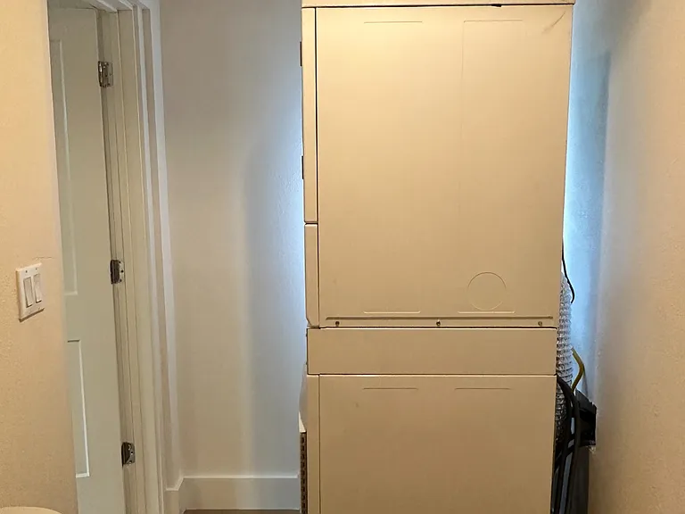 410 Randall St #9 — Photo 13