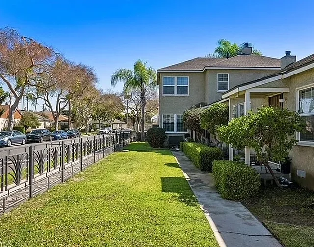 15702 Halldale Ave — Photo 4