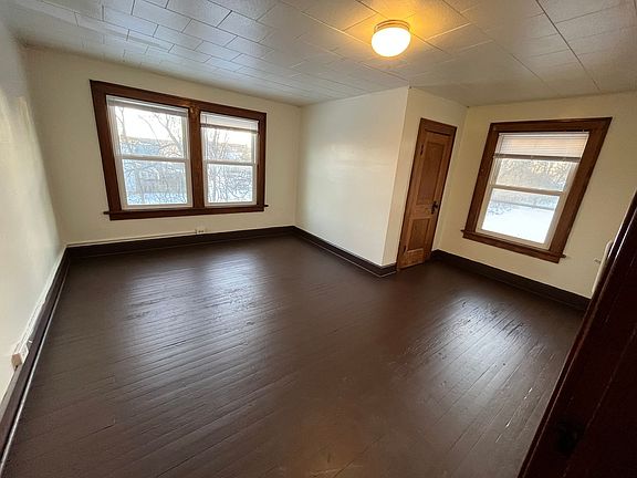 2nd image of 707 Collingwood Ave