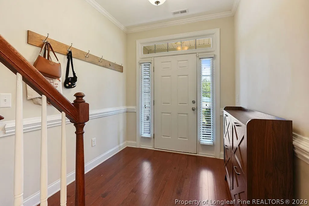 4 bed, 3.0 bath, 2578 sqft, $2,300 — Photo 2