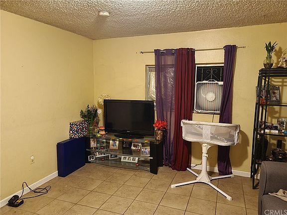 4th image of 1810 E 114th St
