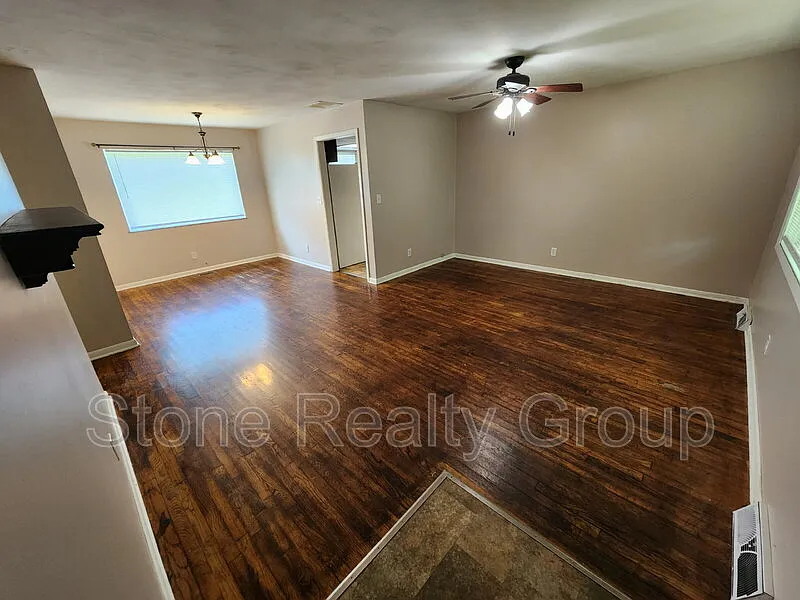 3 bed, 1.5 bath, $1,750 — Photo 3