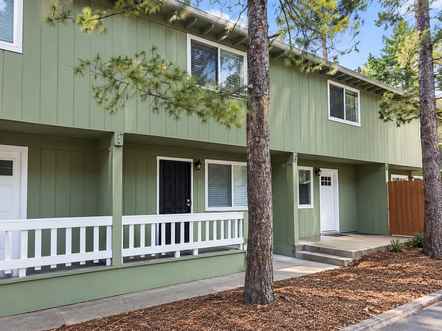 G4 | 19223 Salvador Court #B — Photo 2