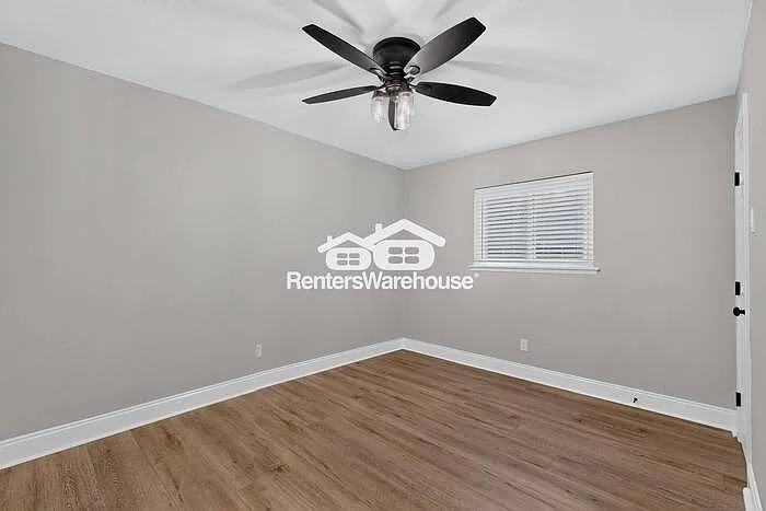 1004 Whitehall Dr — Photo 29