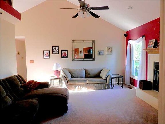 4th image of 1034 S Vicksburg Dr