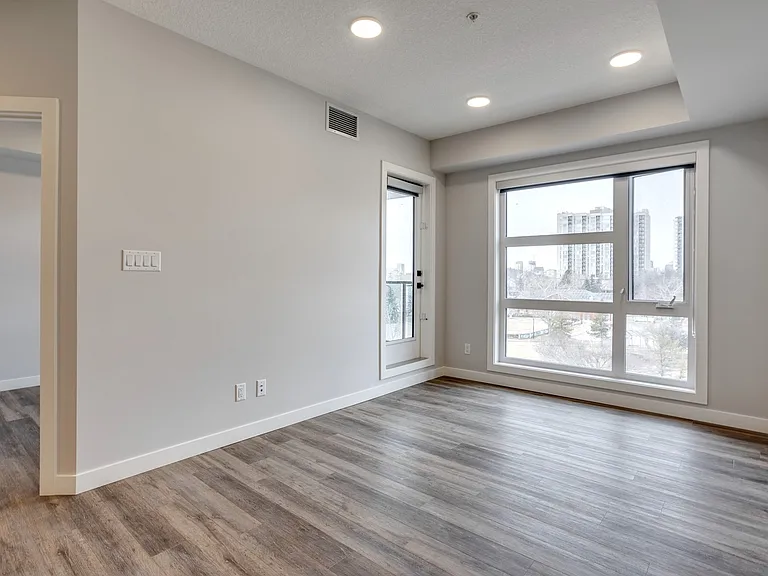 8450 106a Ave NW — Photo 27